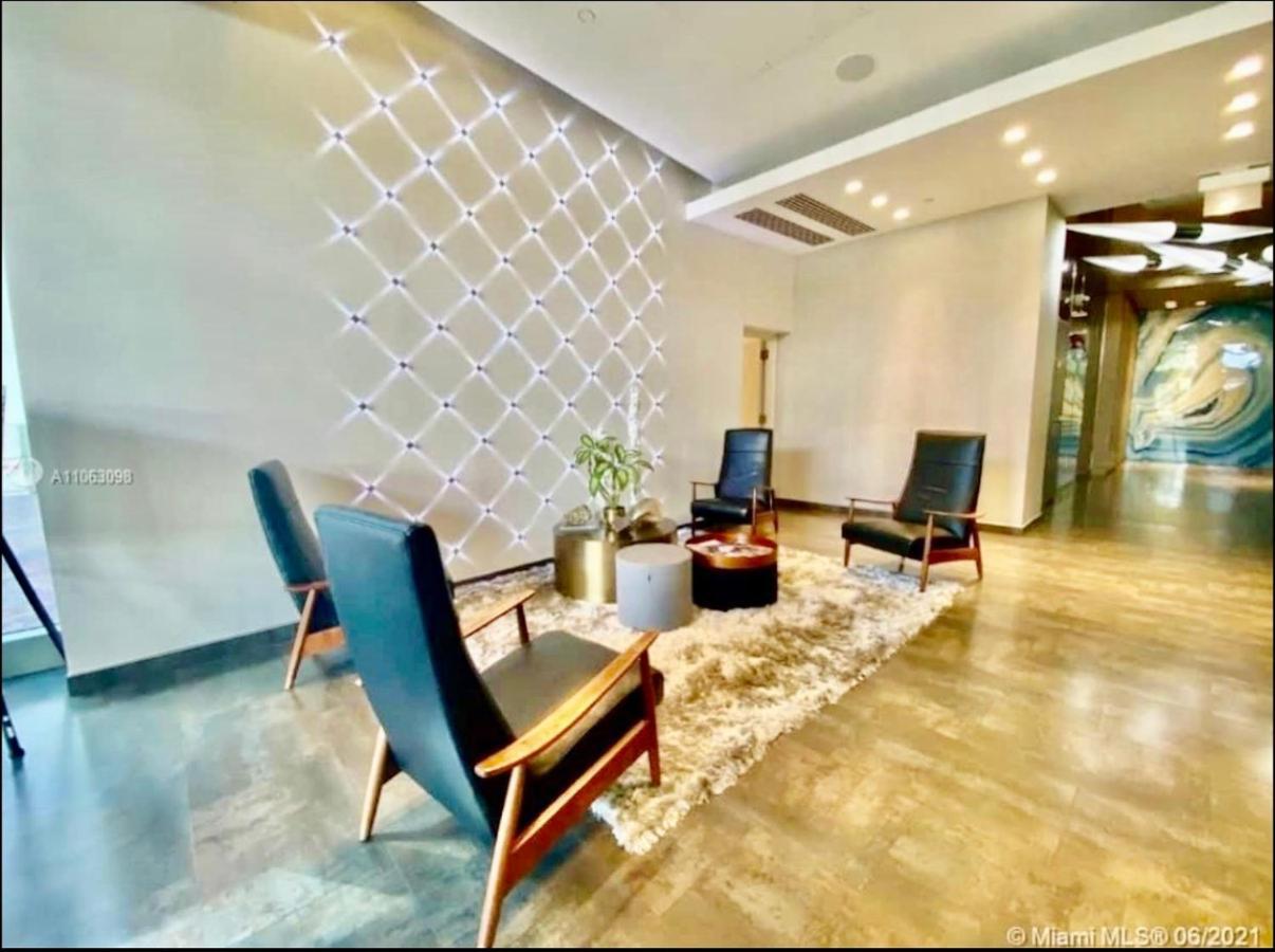 Spacious 2Bd 2Bth At Midblock 마이애미 외부 사진